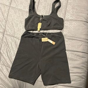 Skims outdoor basics set size large